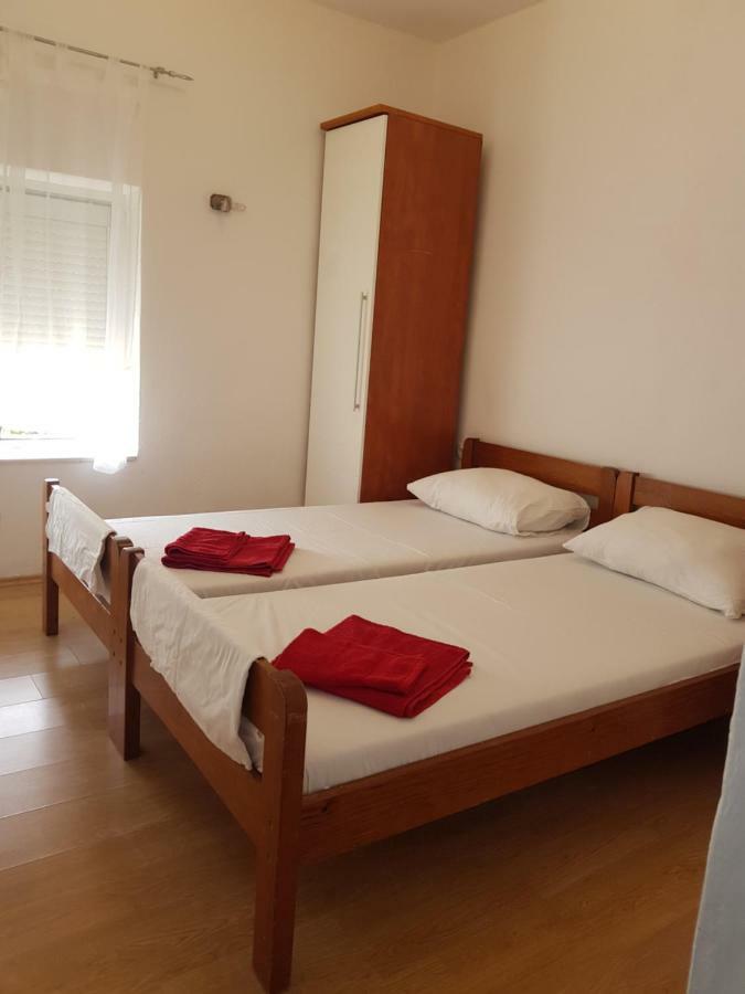 Holiday House "Villa Flora" Šibenik Extérieur photo