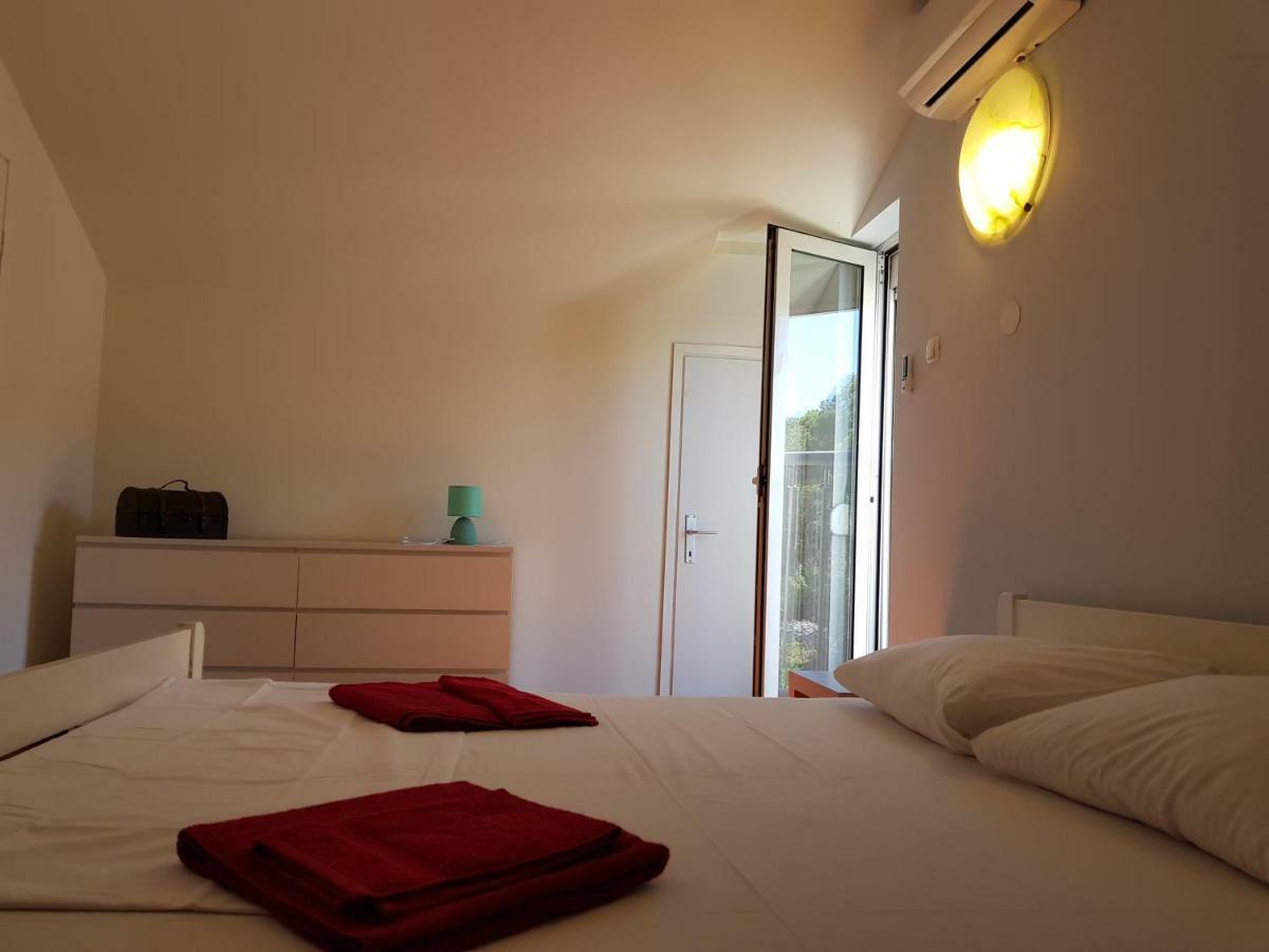 Holiday House "Villa Flora" Šibenik Extérieur photo